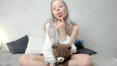 andneveragain online show from January 11, 11:34 am