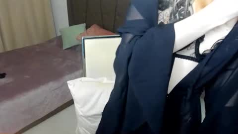 andrianabelle online show from December 4, 7:03 pm