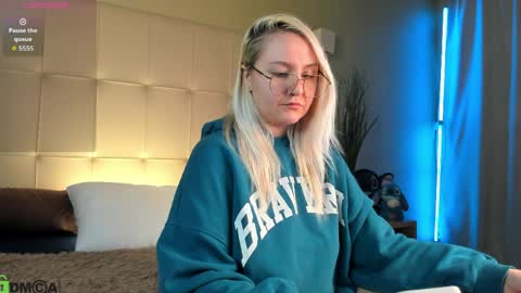 Anet Dream online show from April 8, 5:26 pm