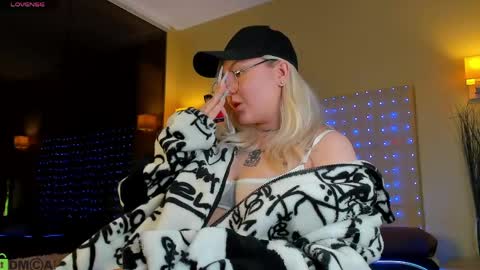 Anet Dream online show from April 18, 7:07 pm