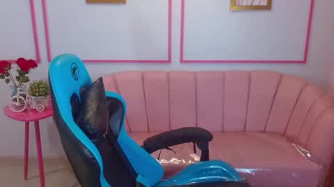 angel09 a online show from March 3, 11:14 am