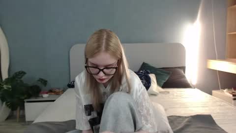 Angela online show from June 21, 6:28 am