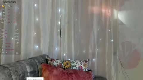 Snapshot of angel_smile18 chatting on February 17, 5:44 pm angel online show from February 17, 5:44 pm