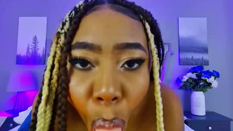 Angela Roberts online show from November 10, 5:13 am