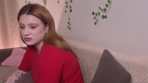 Snapshot of angelarahall chatting on October 17, 8:28 am Trixie online show from October 17, 8:28 am