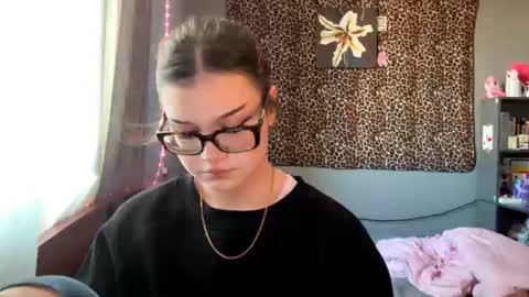 angelcatier online show from August 1, 3:58 pm