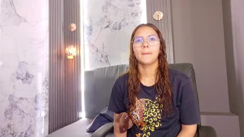 angel online show from April 4, 11:31 am