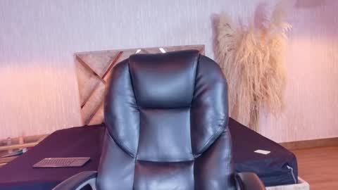 angel online show from March 29, 5:12 pm