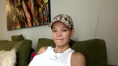 Snapshot of angelia01m chatting on September 14, 9:23 pm angelia01m online show from September 14, 9:23 pm