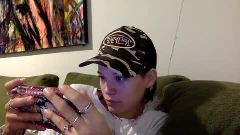 Snapshot of angelia01m chatting on September 25, 2:32 am angelia01m online show from September 25, 2:32 am