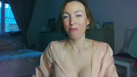 angelicfenix online show from April 12, 3:37 pm