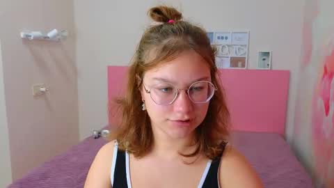 AngelinaLow online show from October 14, 11:24 am