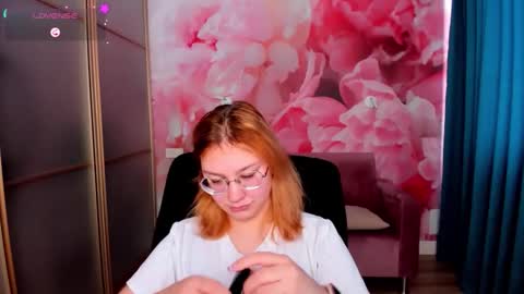 AngelinaLow online show from January 13, 12:53 pm