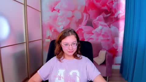 AngelinaLow online show from November 21, 1:02 pm