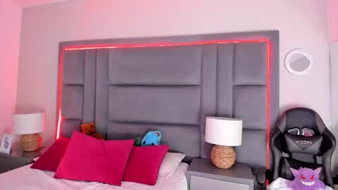 Angelique Muller  online show from November 20, 9:16 pm