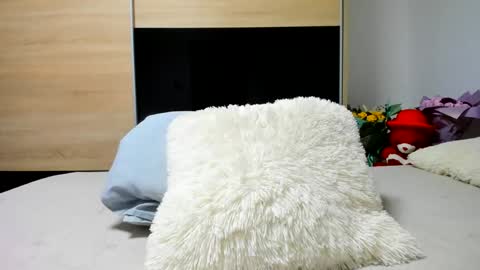 KrystyYo online show from March 14, 5:41 am