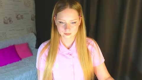 Snapshot of angellisss chatting on September 22, 5:00 pm Cutie online show from September 22, 5:00 pm