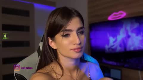 Snapshot of angelmi171 chatting on September 25, 7:01 pm angelmi171 online show from September 25, 7:01 pm