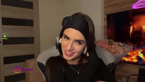 Snapshot of angelmi171 chatting on October 12, 8:44 pm angelmi171 online show from October 12, 8:44 pm