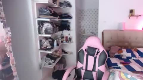 angiegranados1 online show from February 17, 9:47 pm