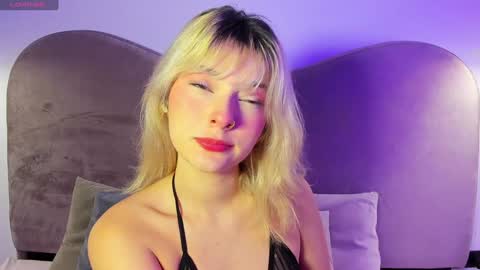 Ania online show from December 17, 7:59 pm