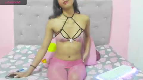 aniaross18 online show from March 4, 10:49 pm