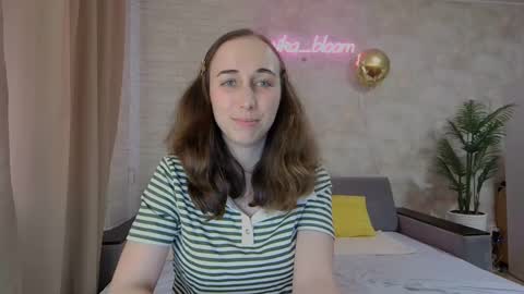 anikabloom online show from February 19, 7:06 am