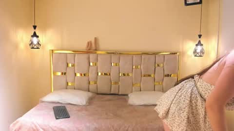 anita toro  online show from October 1, 10:53 am