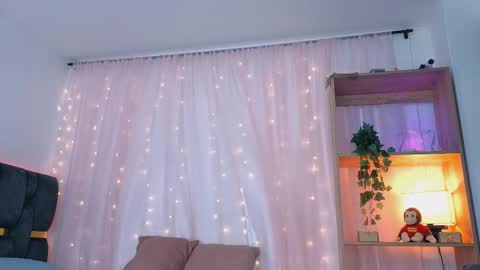 Snapshot of anitaglow chatting on October 6, 9:19 pm anitaglow online show from October 6, 9:19 pm