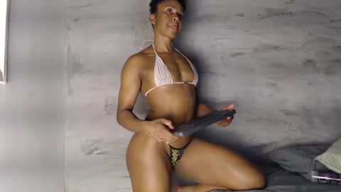 Hello My name is NaiaraPv is OPEN online show from February 6, 12:00 am