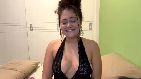 Snapshot of ann4montez_ chatting on December 4, 3:37 am Anna online show from December 4, 3:37 am