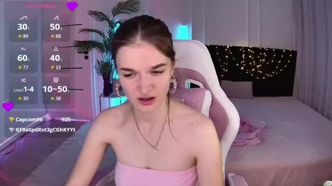 ann_woood online show from May 20, 7:00 pm