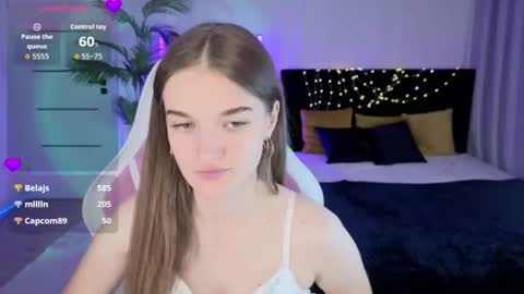 ann_woood online show from August 1, 4:31 pm