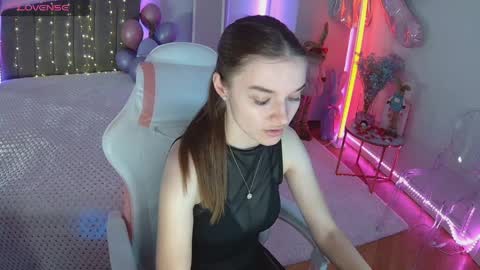 ann_woood online show from April 6, 2:40 pm