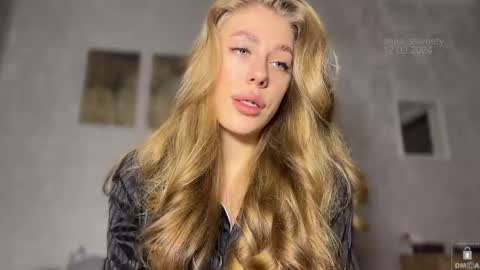 Snapshot of anna_ssweety chatting on December 2, 3:01 pm Anna  fansly anna sssweety online show from December 2, 3:01 pm