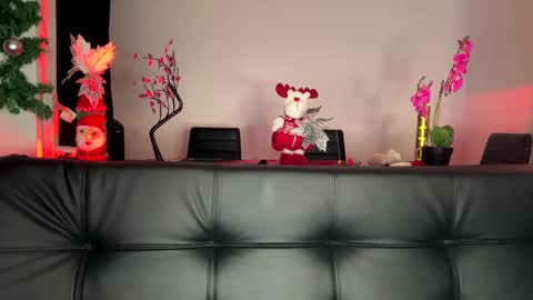 annaa__ online show from December 25, 12:59 am