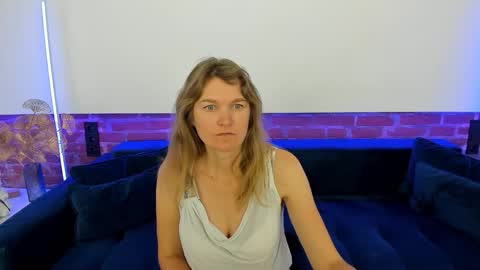 Annabel online show from October 4, 5:57 am