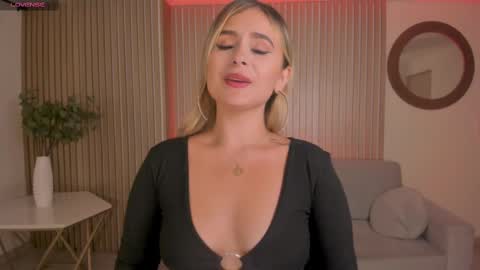 Anna Brooks  online show from February 17, 7:55 pm