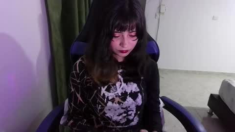 Snapshot of annacrow chatting on October 14, 4:37 am Anna online show from October 14, 4:37 am
