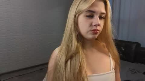 Annabel online show from November 30, 5:55 am