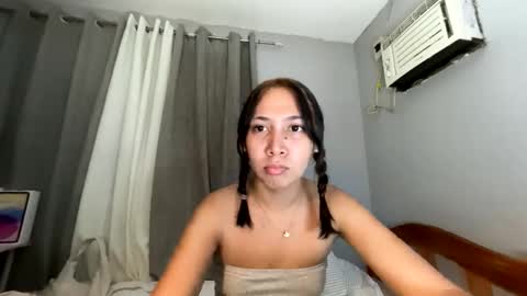 anne_chanelx online show from April 15, 7:58 pm