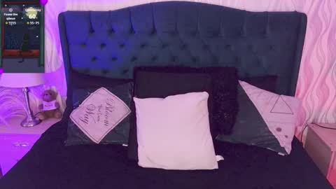   online show from February 13, 9:38 pm