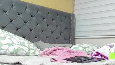       online show from April 4, 11:03 pm