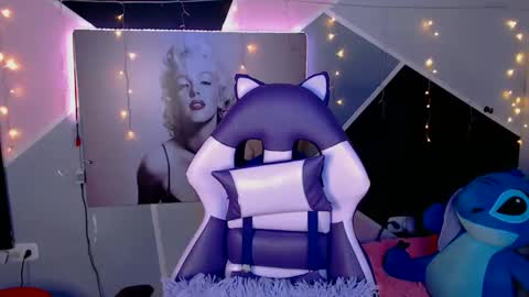 Anne  online show from January 9, 5:22 pm