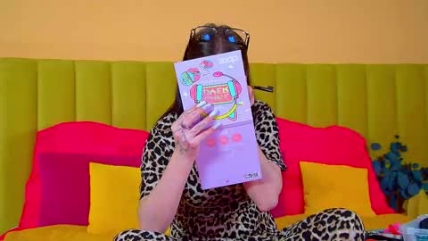 Anne online show from November 19, 6:46 am