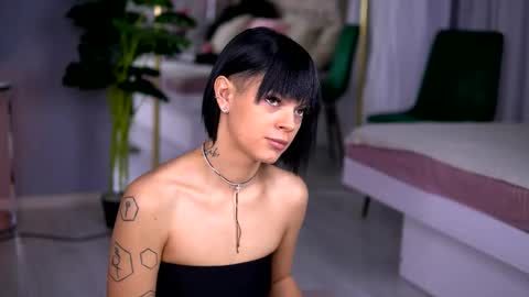 Anne online show from December 16, 4:51 am