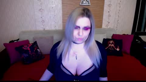 Snapshot of annessixreign chatting on March 5, 1:31 am AnnessixReign online show from March 5, 1:31 am