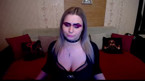 Snapshot of annessixreign chatting on February 10, 9:15 pm AnnessixReign online show from February 10, 9:15 pm