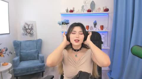 Snapshot of annetli chatting on October 23, 3:56 am annetli online show from October 23, 3:56 am