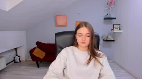 annewilsonn online show from April 2, 4:26 pm